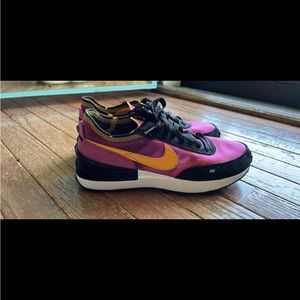 Women’s nike waffle one casual shoes